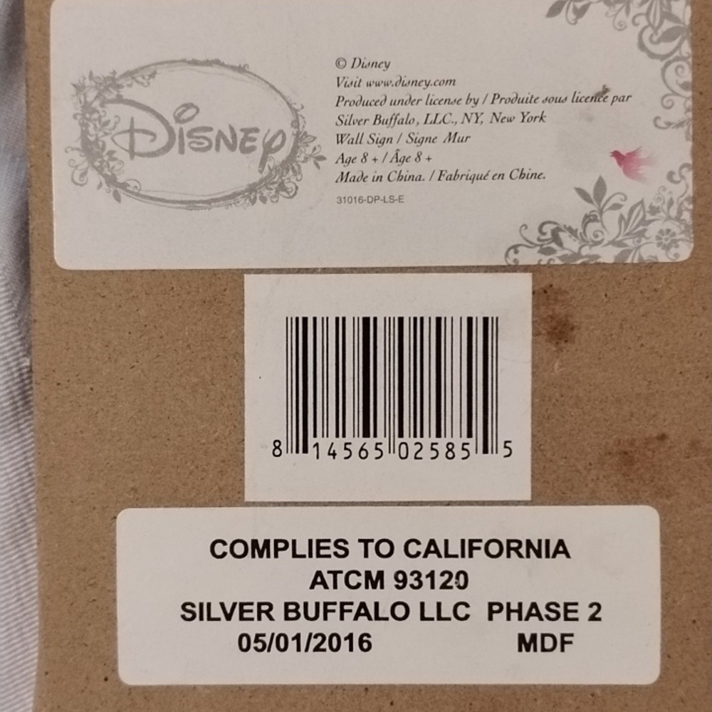 Disney wall decor letter C showing 6 different princesses - Picture 3 of 8